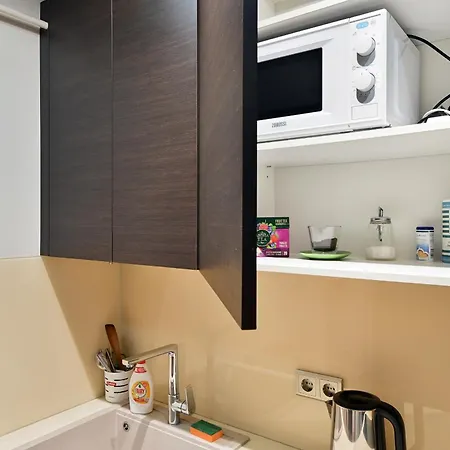 Apartment Modern Studio-apartment In The Centre, Free Parking