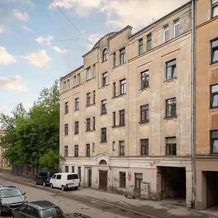 Modern Studio-apartment In The Centre, Free Parking Riga